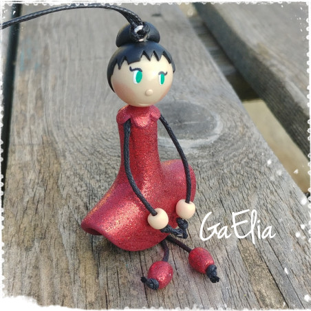 Collier petite fille - Robe rouge pailette : Création par GaElia | Bijou en argile polymère, idée cadeau