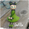 Collier petite poupée en fimo - Cheveux noir et Robe vert avocat : Création par GaElia | Bijou en fimo, Miniature en argile poly