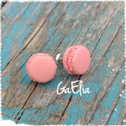 Puces d'oreilles mini macarons corail fimo - Bijou coloré gourmand