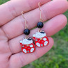 Boucles d'oreilles "Maneki-neko" en émail rouge et perles pailletées