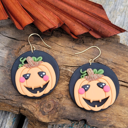 Boucles d'oreilles citrouilles mignonnes en argile pour Halloween.