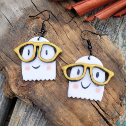 Boucles d’Oreilles Petit Fantôme Geek en Argile Polymère – Bijoux Uniques