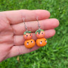 Boucles d'oreilles citrouilles kawaii – Fun et décalées en argile polymère