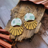 Boucles chic vert sauge | Éventail en laiton raffiné