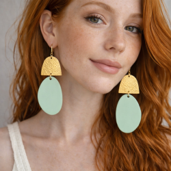 Boucles sauge raffinées  | Style épuré et laiton doré martelé