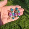 Bijoux Asymétriques en Résine – Boucles Géométriques Colorées