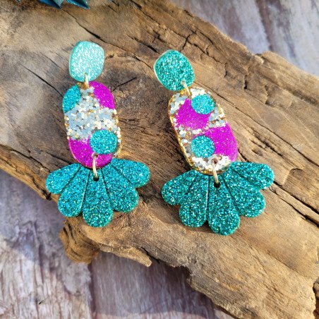 Bijoux géométriques asymétriques, résine pailletée colorée