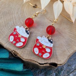 Boucles d'oreilles Maneki-Neko, faites main avec amour et un soupçon de chance !
