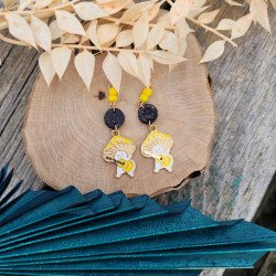 Boucles d'oreilles artisanales champignon avec guitare et perles en polymère