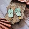 Boucles chic sauge pastel | Pampille en laiton, Demoiselle d 'honneur, Baptême