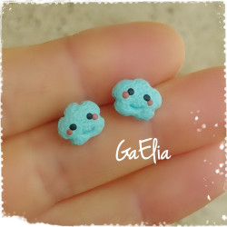 Puces d’Oreilles Nuages Kawaii en Argile – Bijou Léger et Mignon